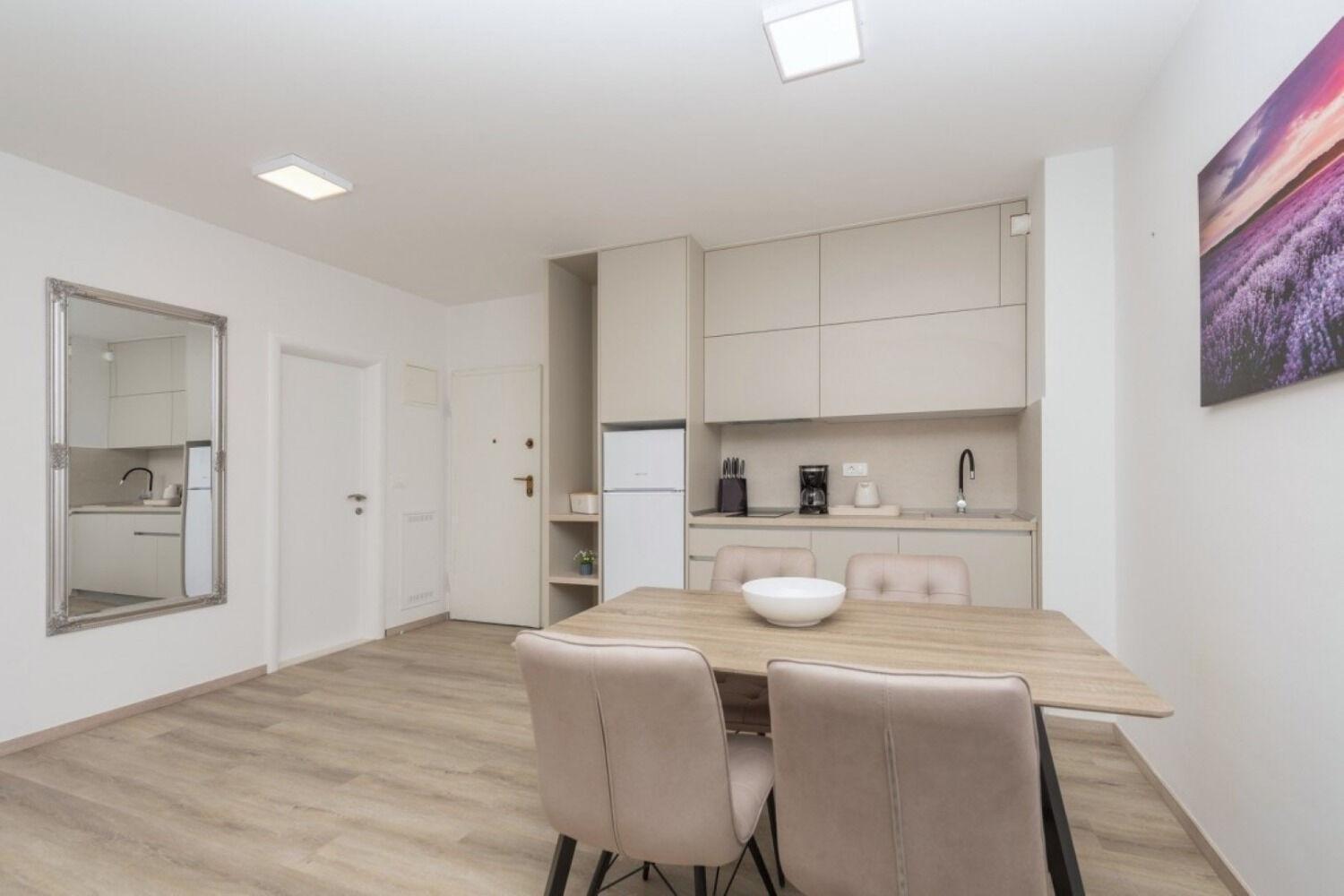 Apartments Mari - 40M From The Beach Makarska Zewnętrze zdjęcie