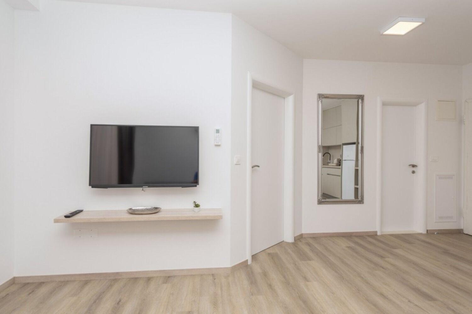 Apartments Mari - 40M From The Beach Makarska Zewnętrze zdjęcie