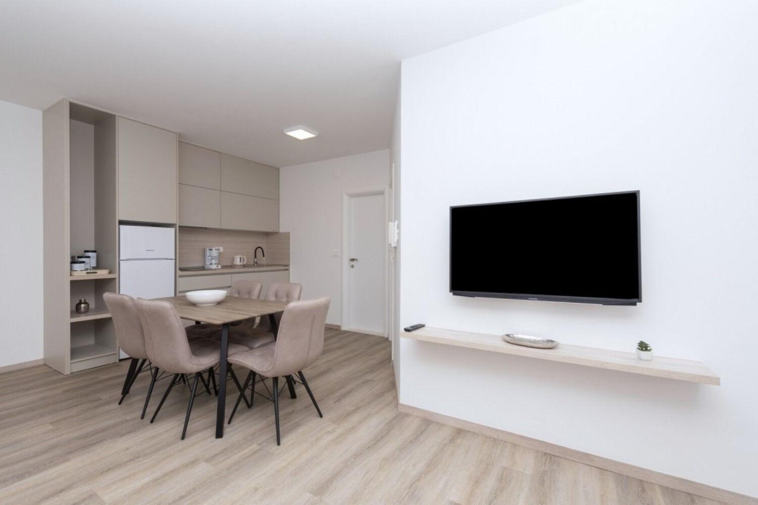 Apartments Mari - 40M From The Beach Makarska Zewnętrze zdjęcie