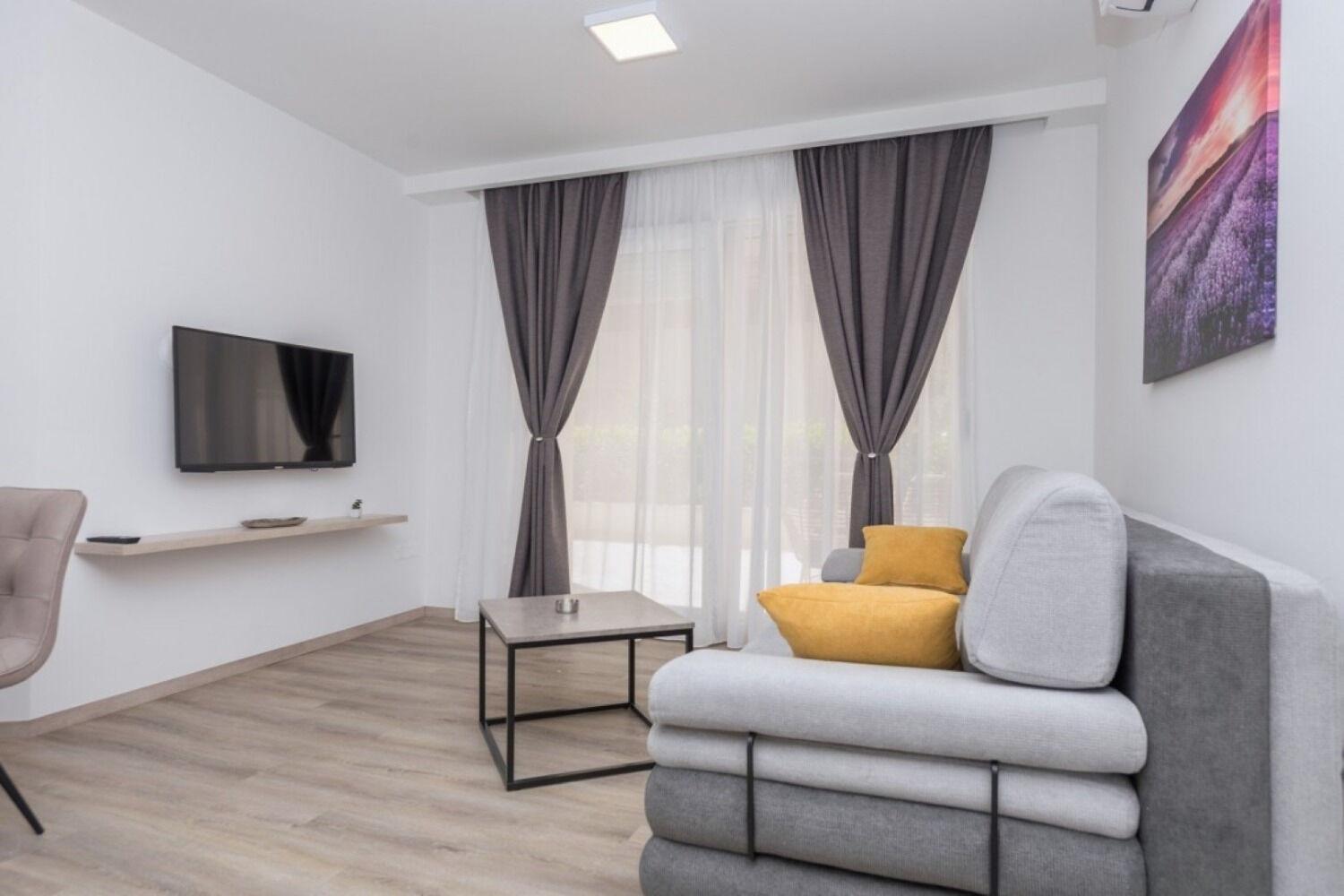 Apartments Mari - 40M From The Beach Makarska Zewnętrze zdjęcie