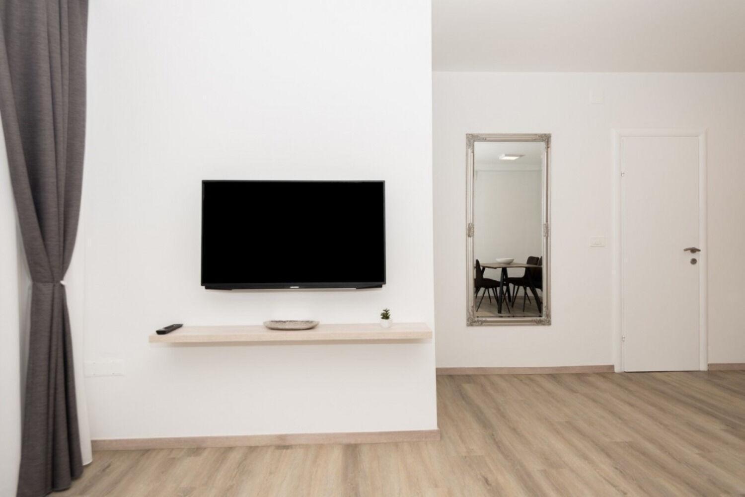Apartments Mari - 40M From The Beach Makarska Zewnętrze zdjęcie