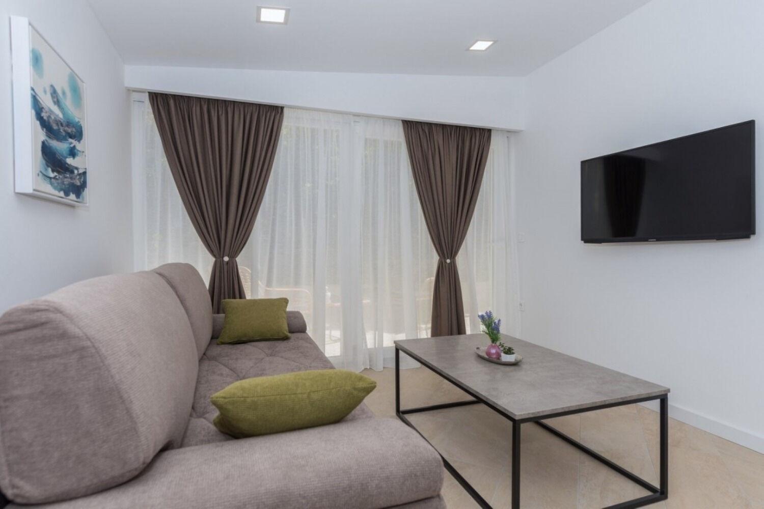 Apartments Mari - 40M From The Beach Makarska Zewnętrze zdjęcie