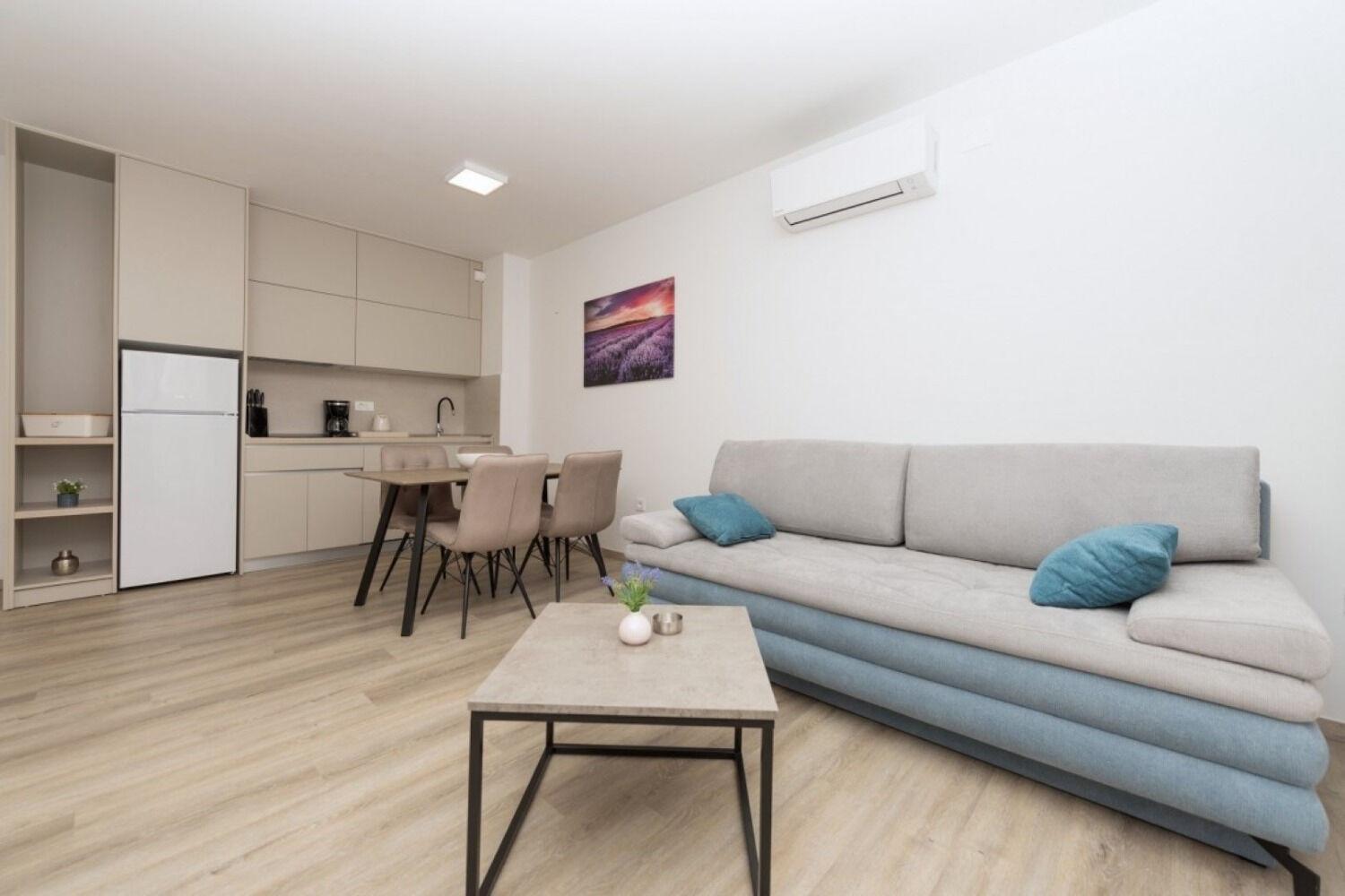 Apartments Mari - 40M From The Beach Makarska Zewnętrze zdjęcie