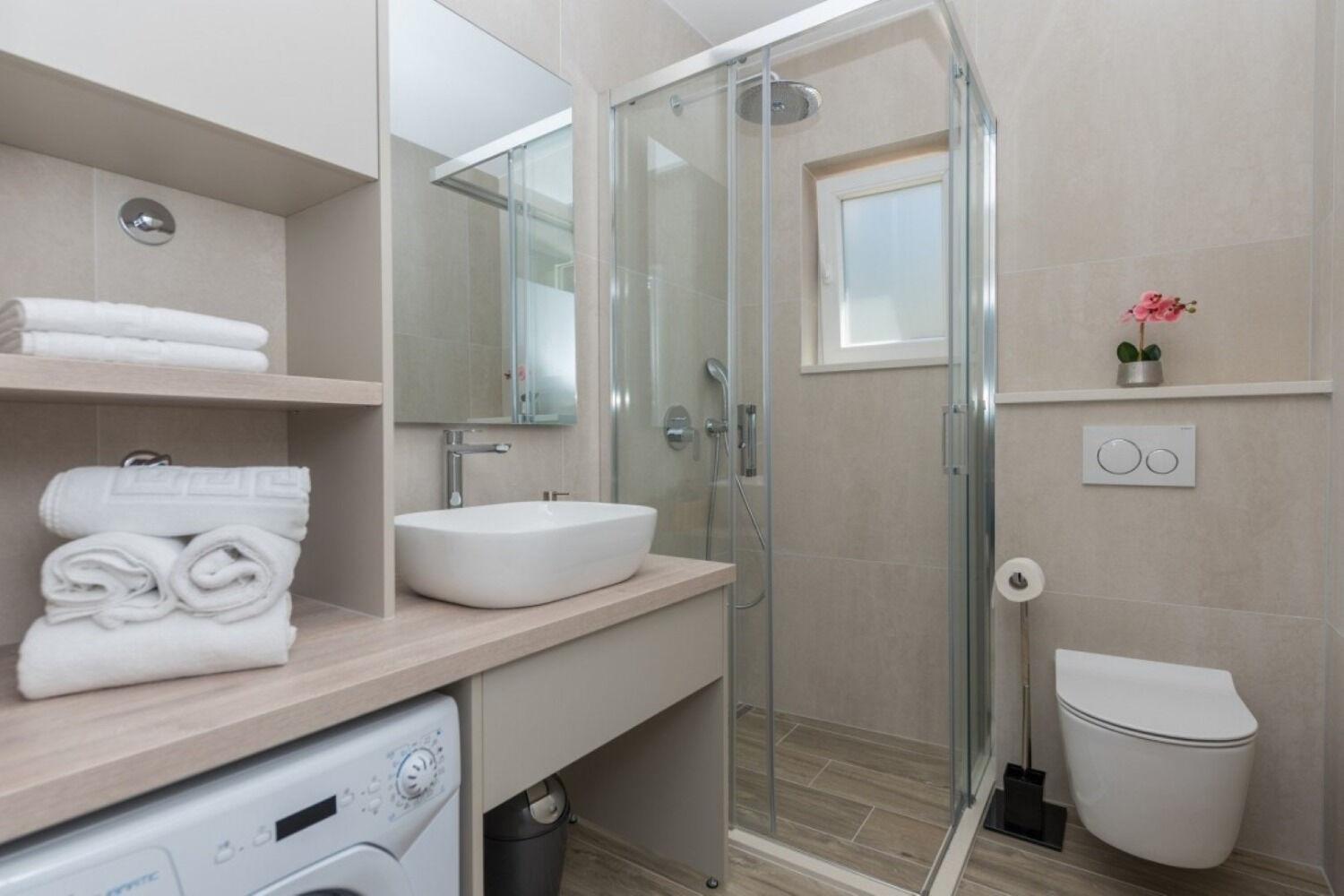 Apartments Mari - 40M From The Beach Makarska Zewnętrze zdjęcie