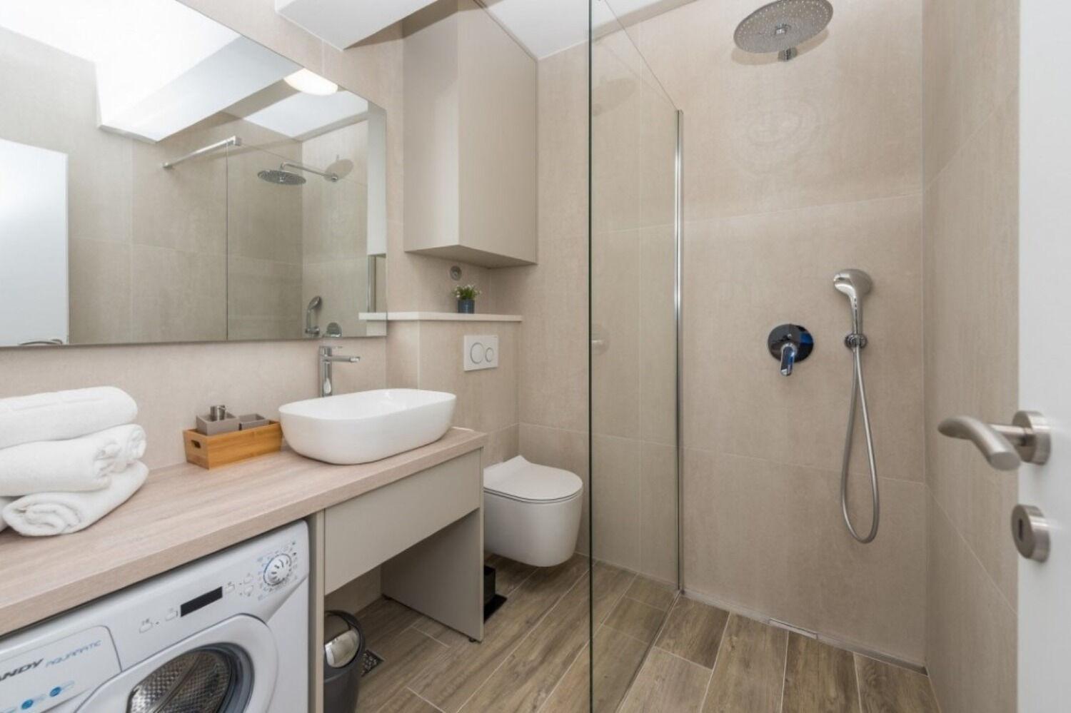 Apartments Mari - 40M From The Beach Makarska Zewnętrze zdjęcie
