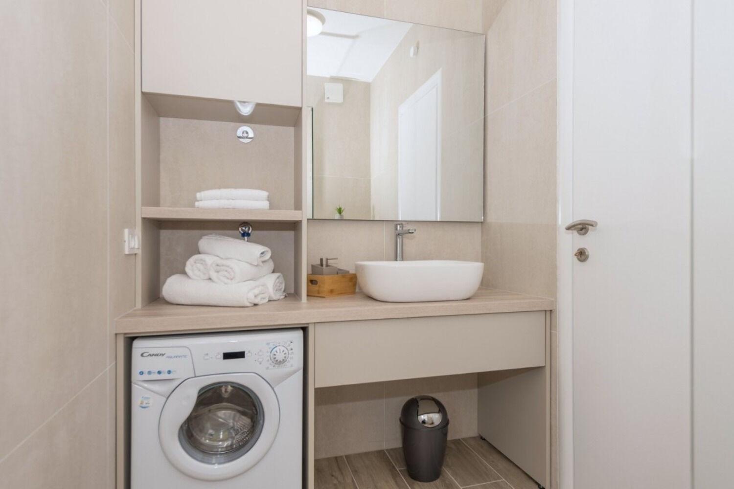Apartments Mari - 40M From The Beach Makarska Zewnętrze zdjęcie