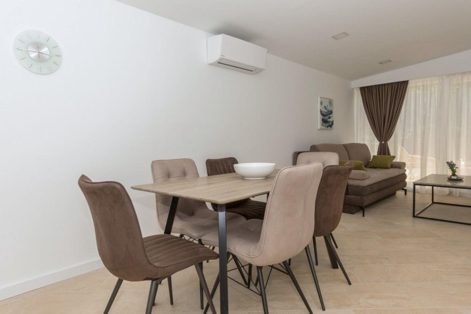 Apartments Mari - 40M From The Beach Makarska Zewnętrze zdjęcie