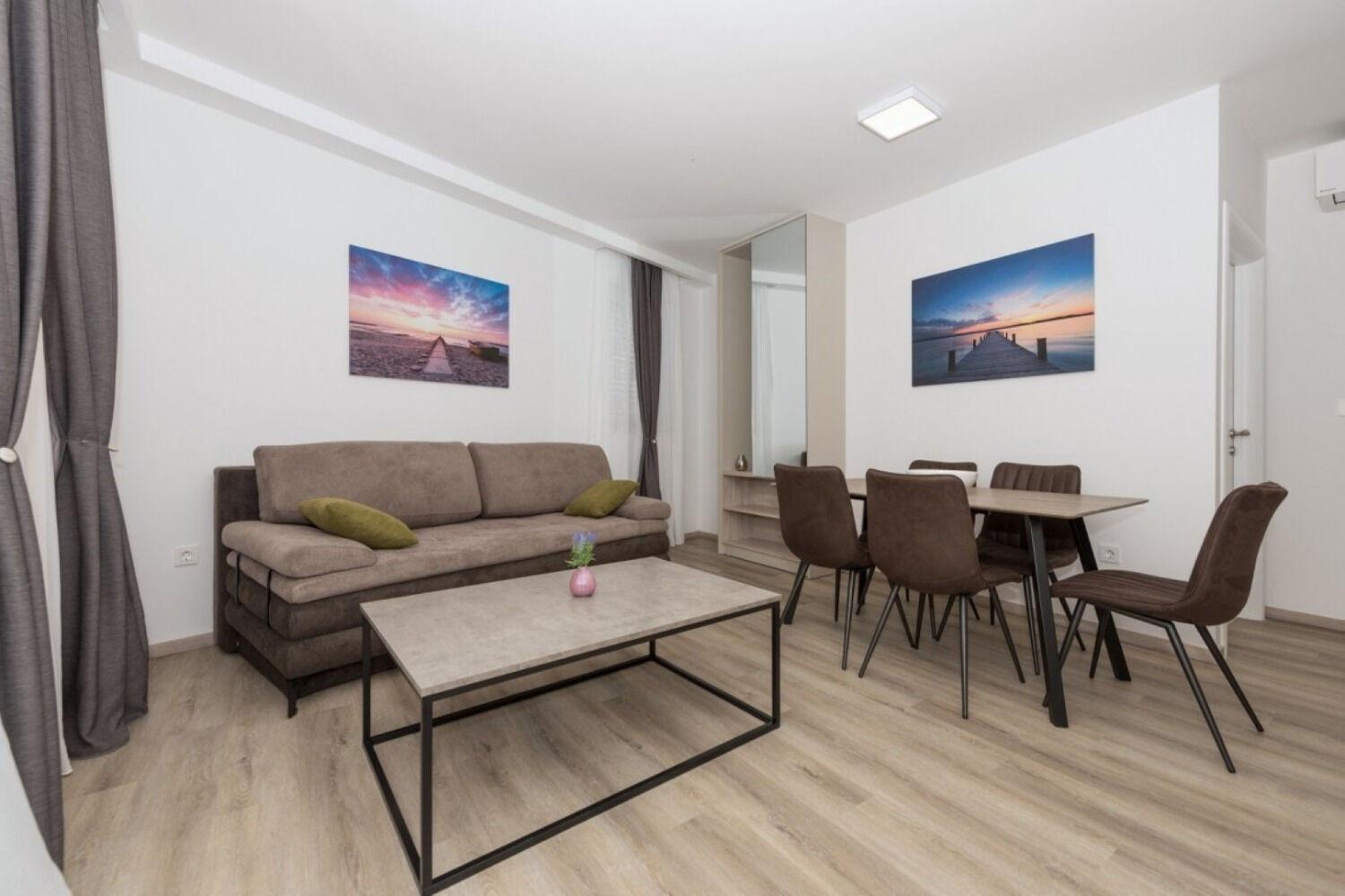 Apartments Mari - 40M From The Beach Makarska Zewnętrze zdjęcie