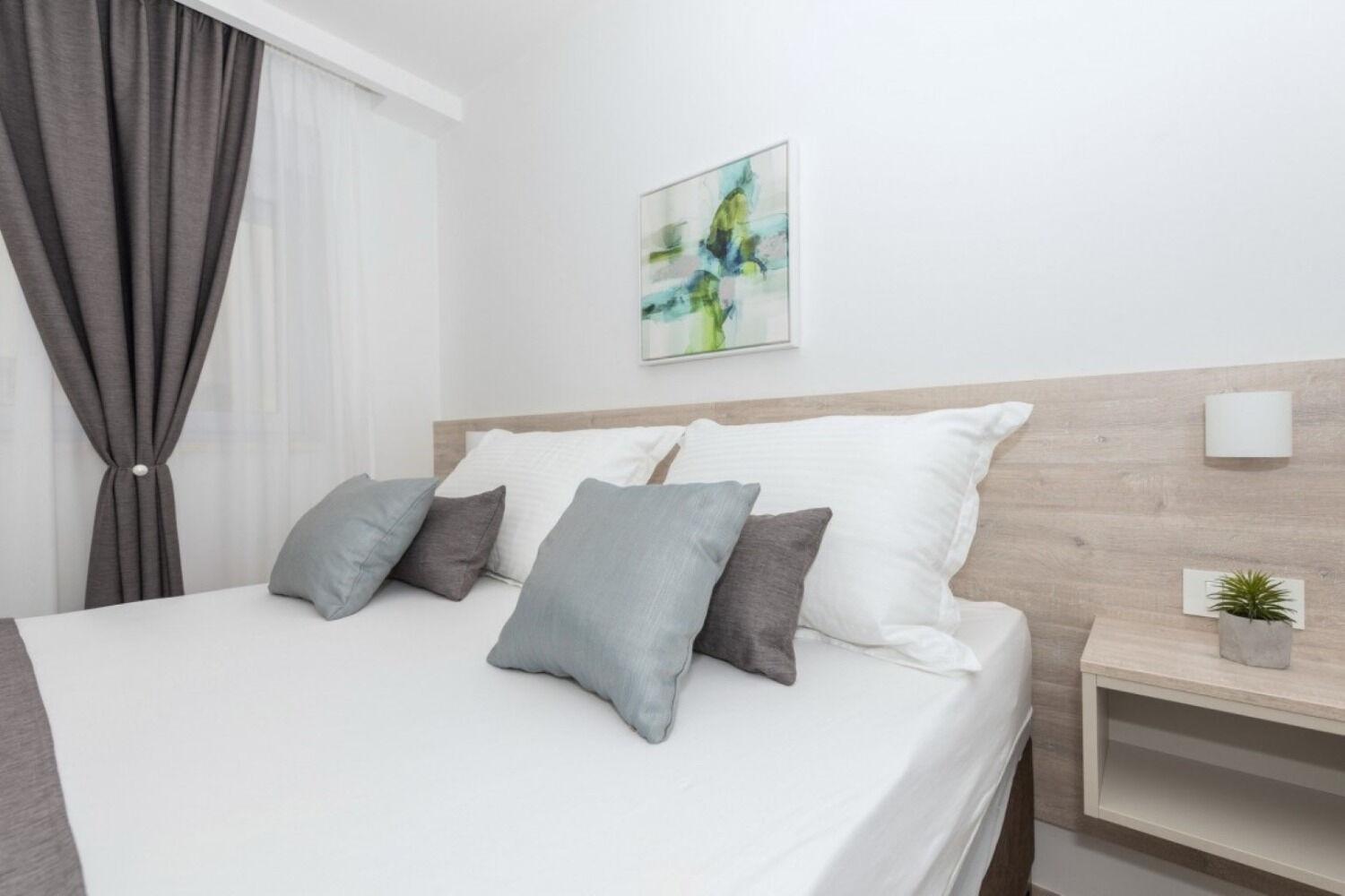 Apartments Mari - 40M From The Beach Makarska Zewnętrze zdjęcie