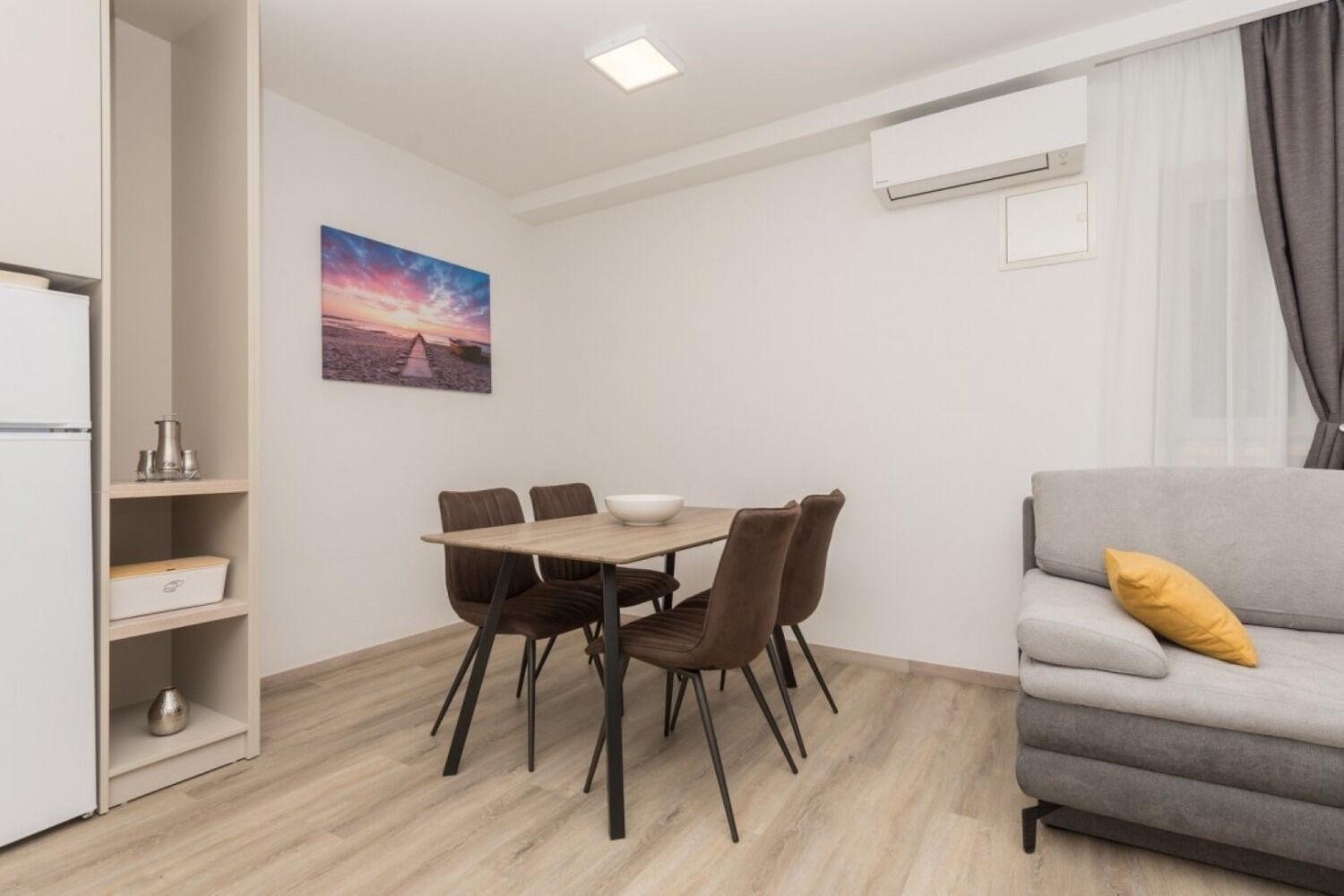 Apartments Mari - 40M From The Beach Makarska Zewnętrze zdjęcie
